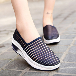 Spring rocking shoes women’s thick sole heightening one pedal sports leisure stripe breathable mesh shoes summer