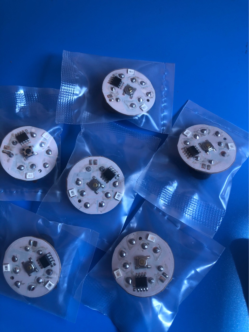 厂家直销防水衣服灯防水服装音乐灯|ru