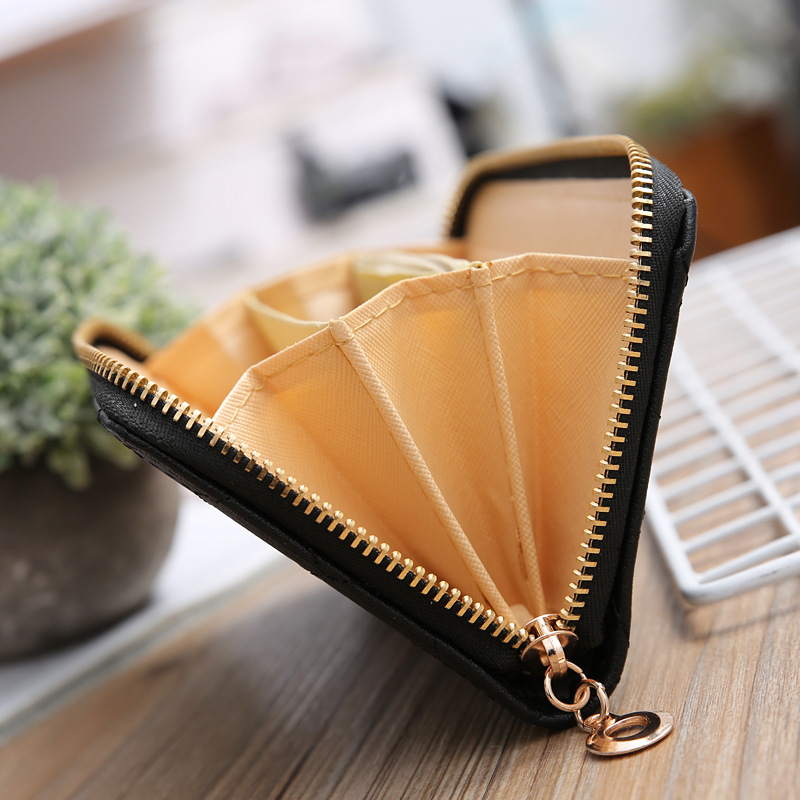 121g Weight Polyester Lining Material Zipper Closure Type Business Occasion Pu Leather Material Solid Color Pattern Women'S Gender Square Shape Rose Red, Red, Gold, Silver, Black Color Nihaojewelry Wholesale Accessories New Fashion Sewing Thread Geometric Pattern Clutch 7