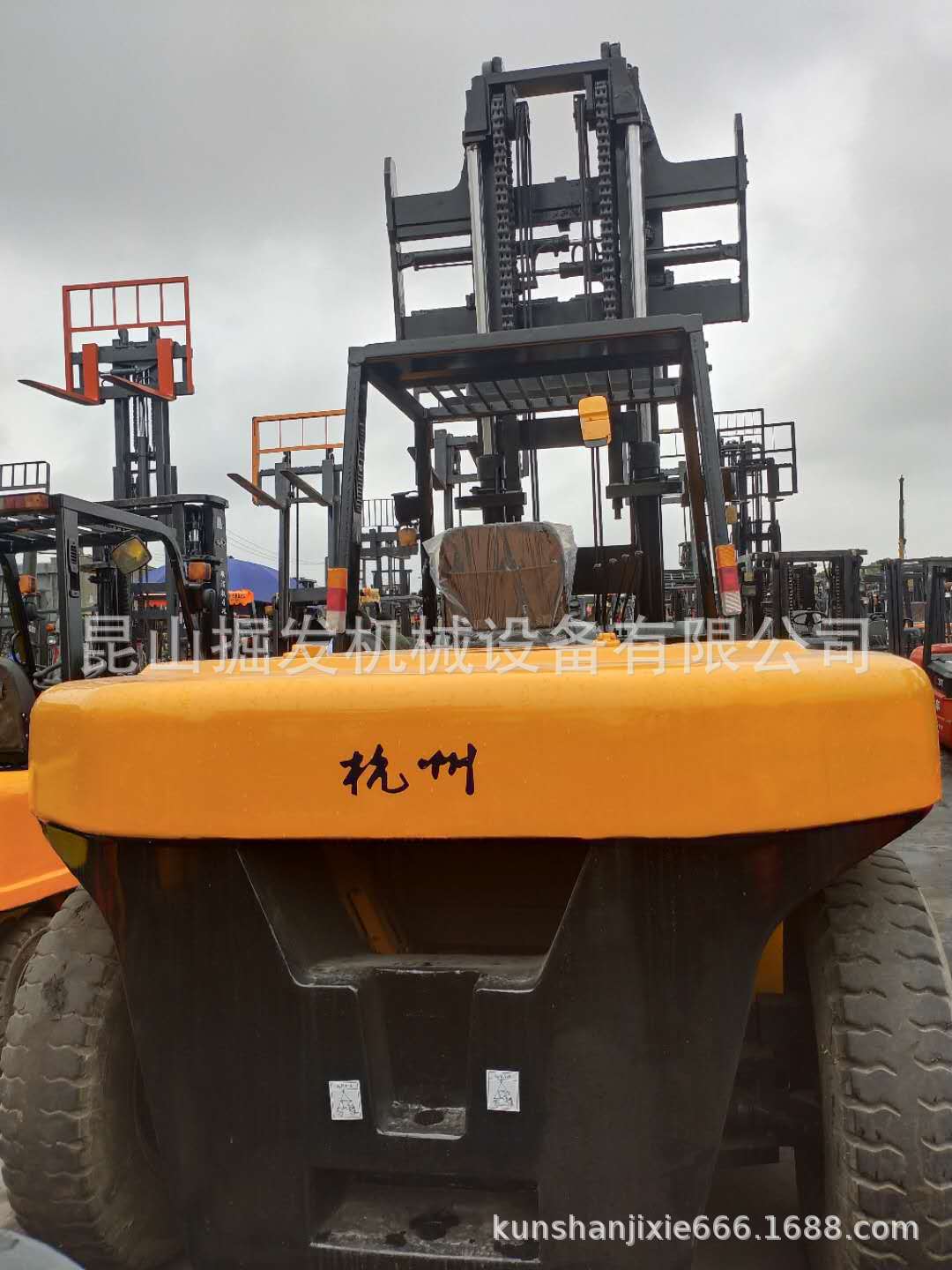 二手杭叉8吨柴油叉车 可加侧移驾驶室 小松8吨