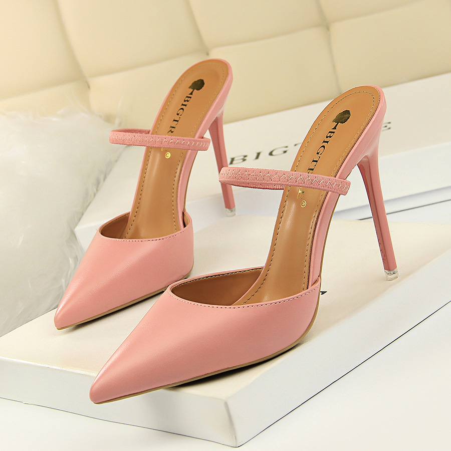 Ciabatte donna retro con punta a punta e tacco a spillo sottile_voghion.com