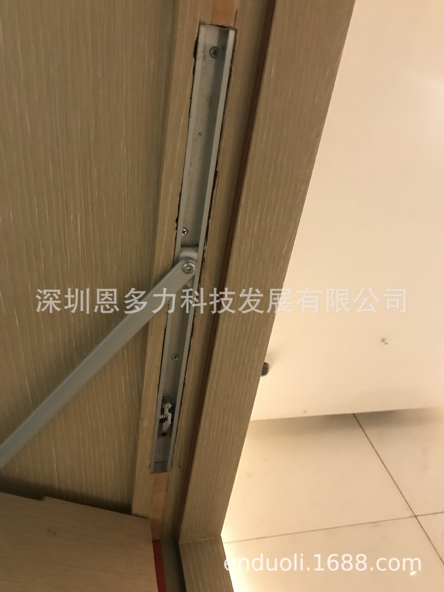 ���ۣ����ʽ�Ʒ�����LCN���ڱ�����3133C-LH����������ʽ��