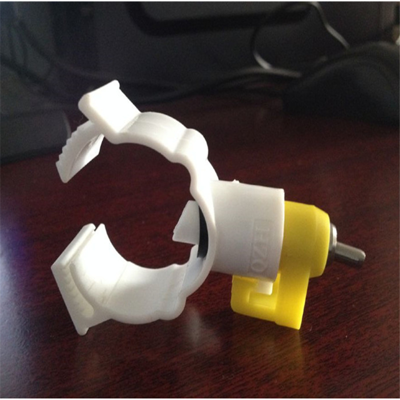 Bola de acero automático bebedor para la alimentación de pollo tarjeta válvula de bola pezón bebedor de pollo alimentación de agua automática