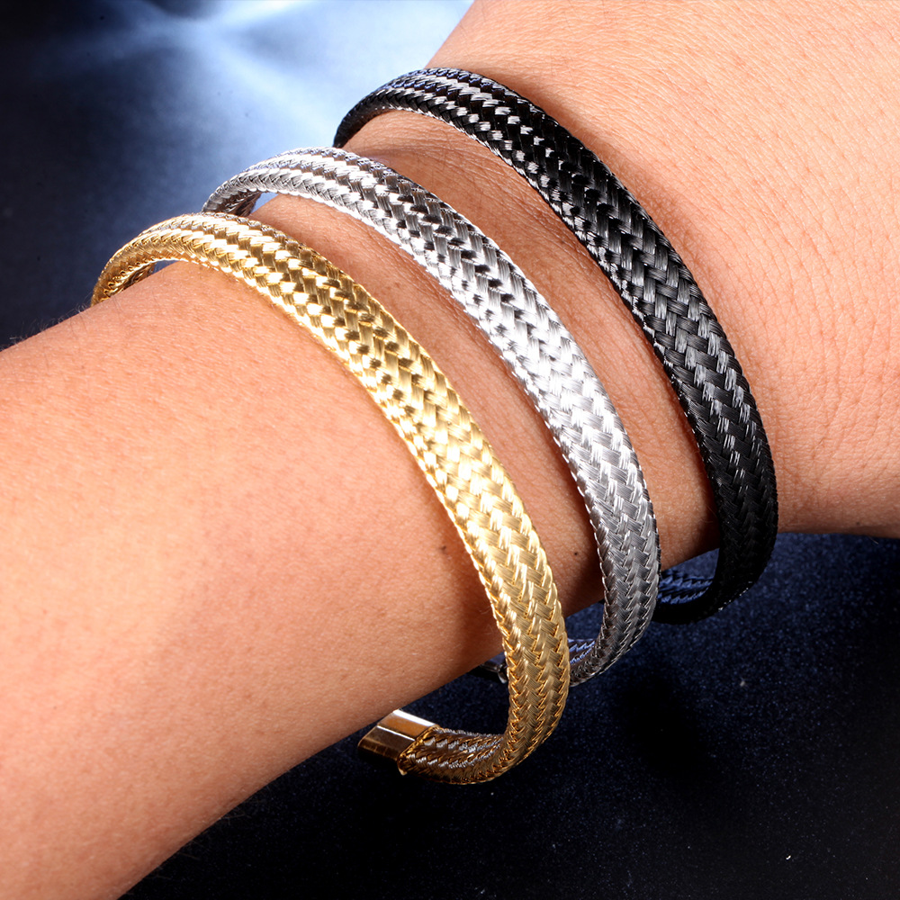 Daily Occasion Titanium Steel Material Solid Color Pattern Retro Solid Color Titanium Steel Metal 18K Gold Plated Men'S Bangle Men Cuff & Bangle