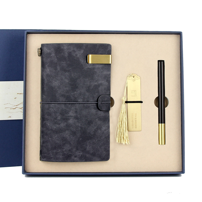 旅行本+铜书签+笔