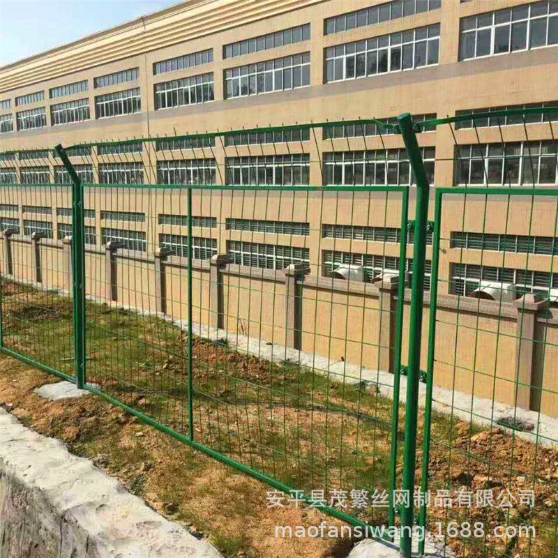 现货公路高速护栏果园养殖护栏网 安全隔离圈山围地双边丝护栏网
