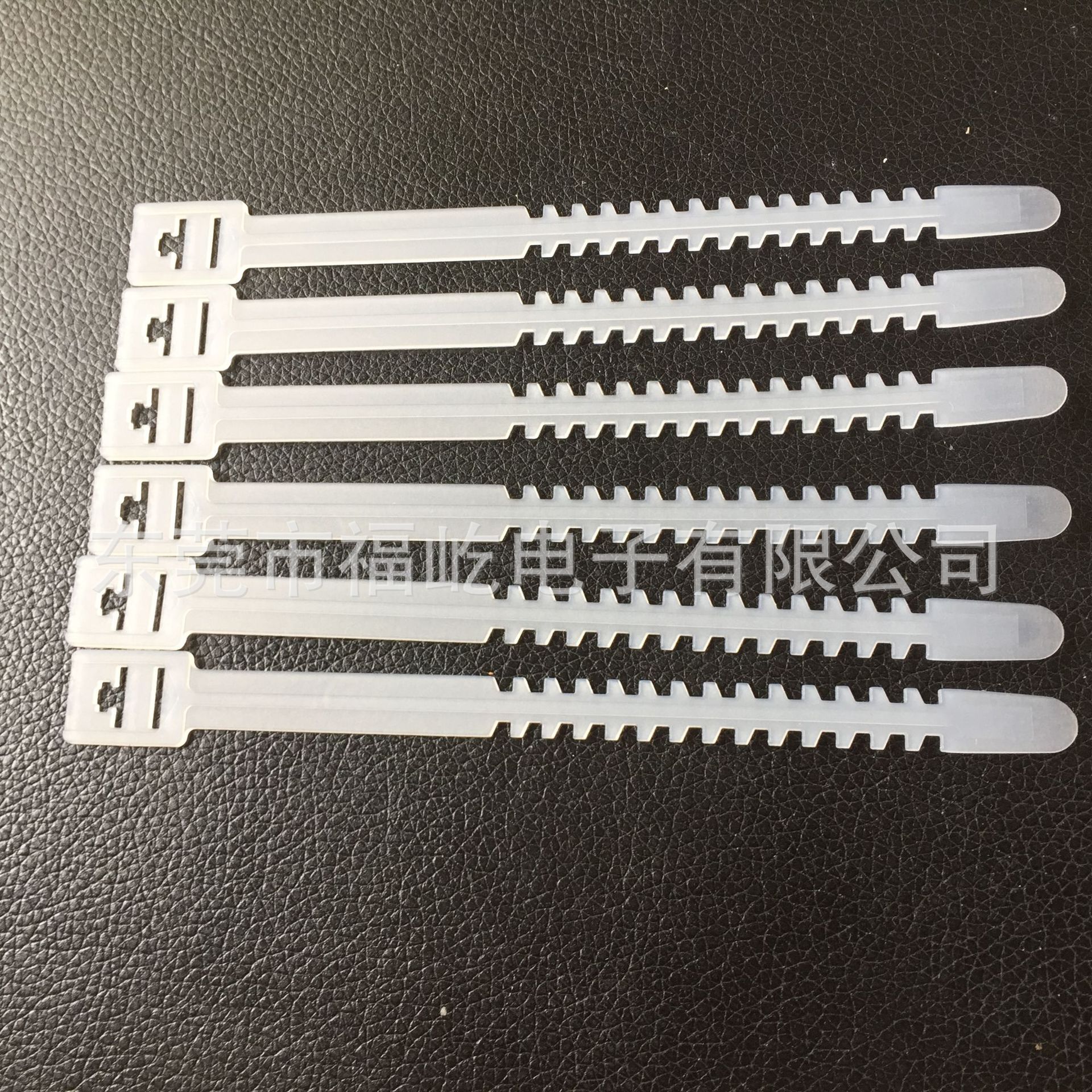 SGSPE鱼骨扎带珠孔扎带梯型扎带插销扎带尼龙扎带扎带四孔PE扎带