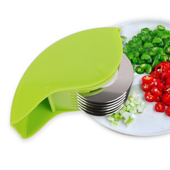 Multi-purpose creative roller vegetable cutter, practical vegetable shredder, kitchen knife, creative kitchen gadget, six-wheel onion slicer