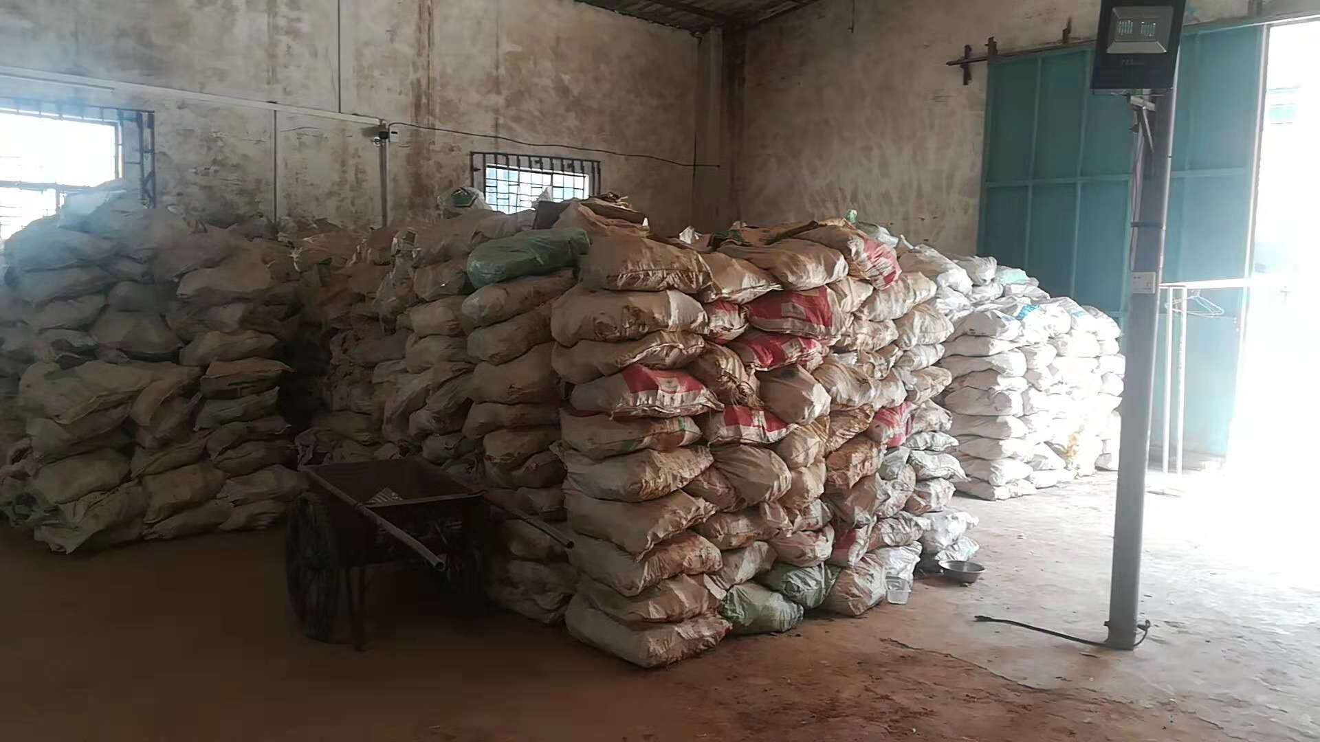 O1CN011XUbkeyWoLtRtlM_!!196486