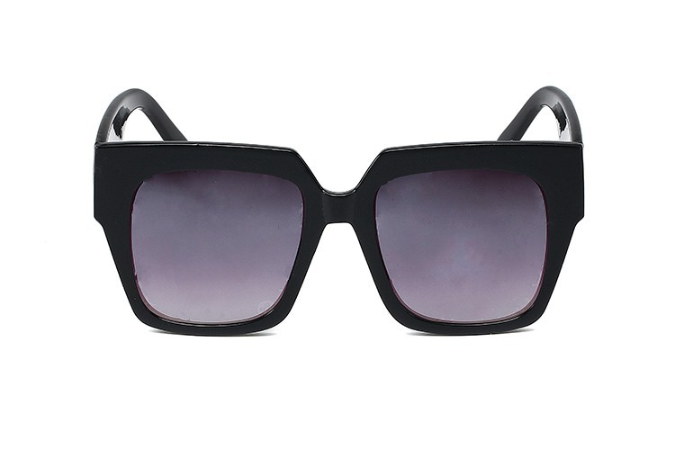 Sonnenbrille in shiny black patterned pieces