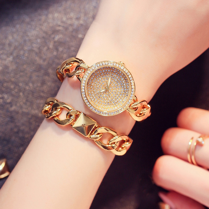 Women's Gender Retro Classic Style Solid Color Jewelry Buckle Quartz Watch