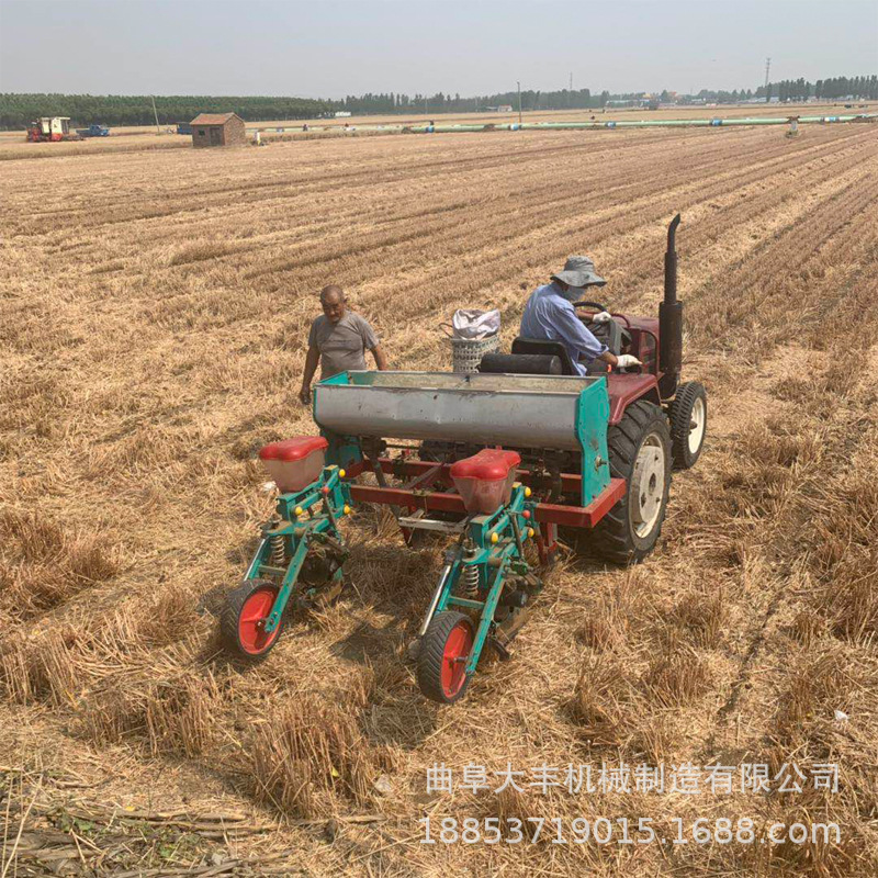 热销多功能大豆播种机 手推式蔬菜芹菜播种机 玉米小麦播种机