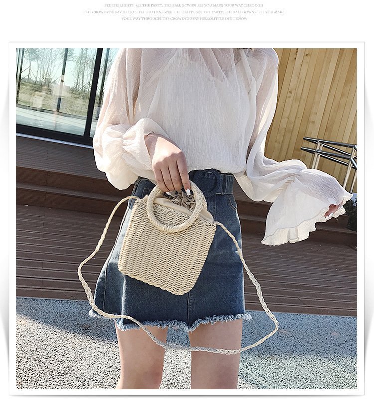 Straw Bag Portable Retro Vacation Woven Bag Seaside Beach Mini Beach Bag Women display picture 9