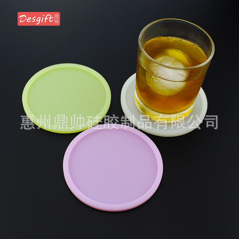 黑色背景三个_6583