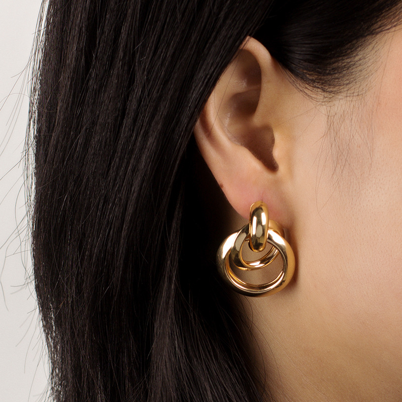 10g Weight No Inlaid Inlay Material Earrings Classification Birthday, Festival Occasion Women'S Gender Fashion Style Gold, Silver, Black Color Korean Metal Ring Interlaced Earrings 2
