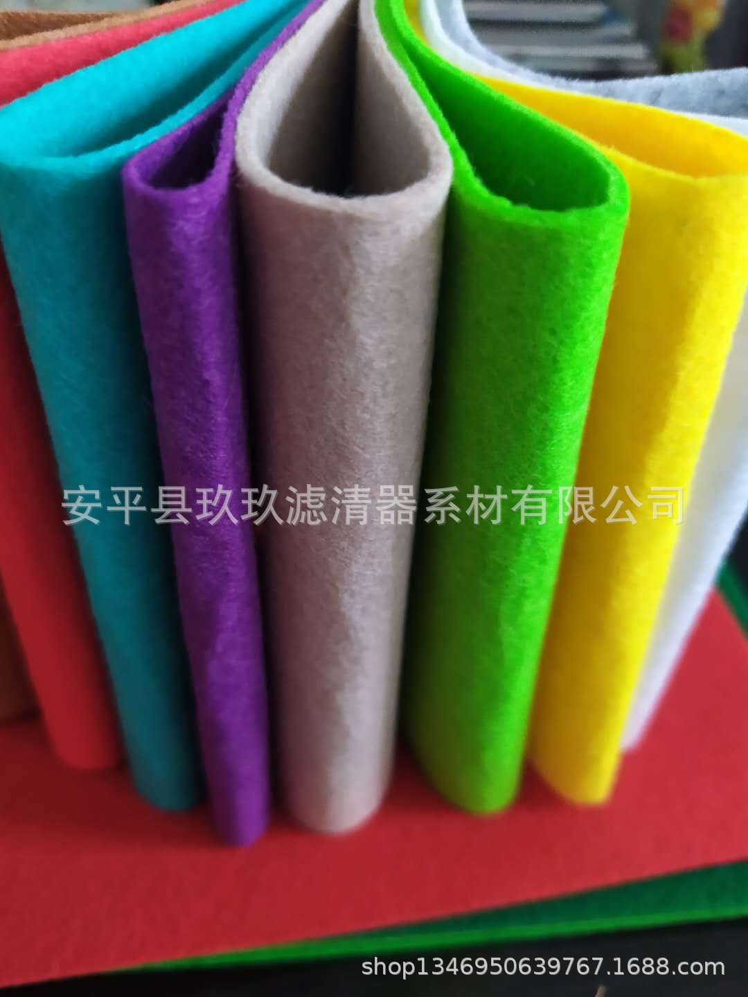 厂家供应针刺无纺布、彩色无纺布、彩色毛毡、彩色手工毛毡