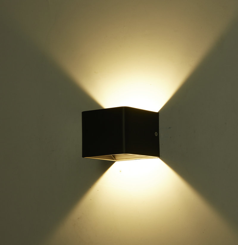 Lámpara de pared de doble cabeza simple pasillo Lámpara decorativa de pared LED lámpara de noche lámpara de dormitorio lámpara de aluminio lámpara de interior creativa abierta