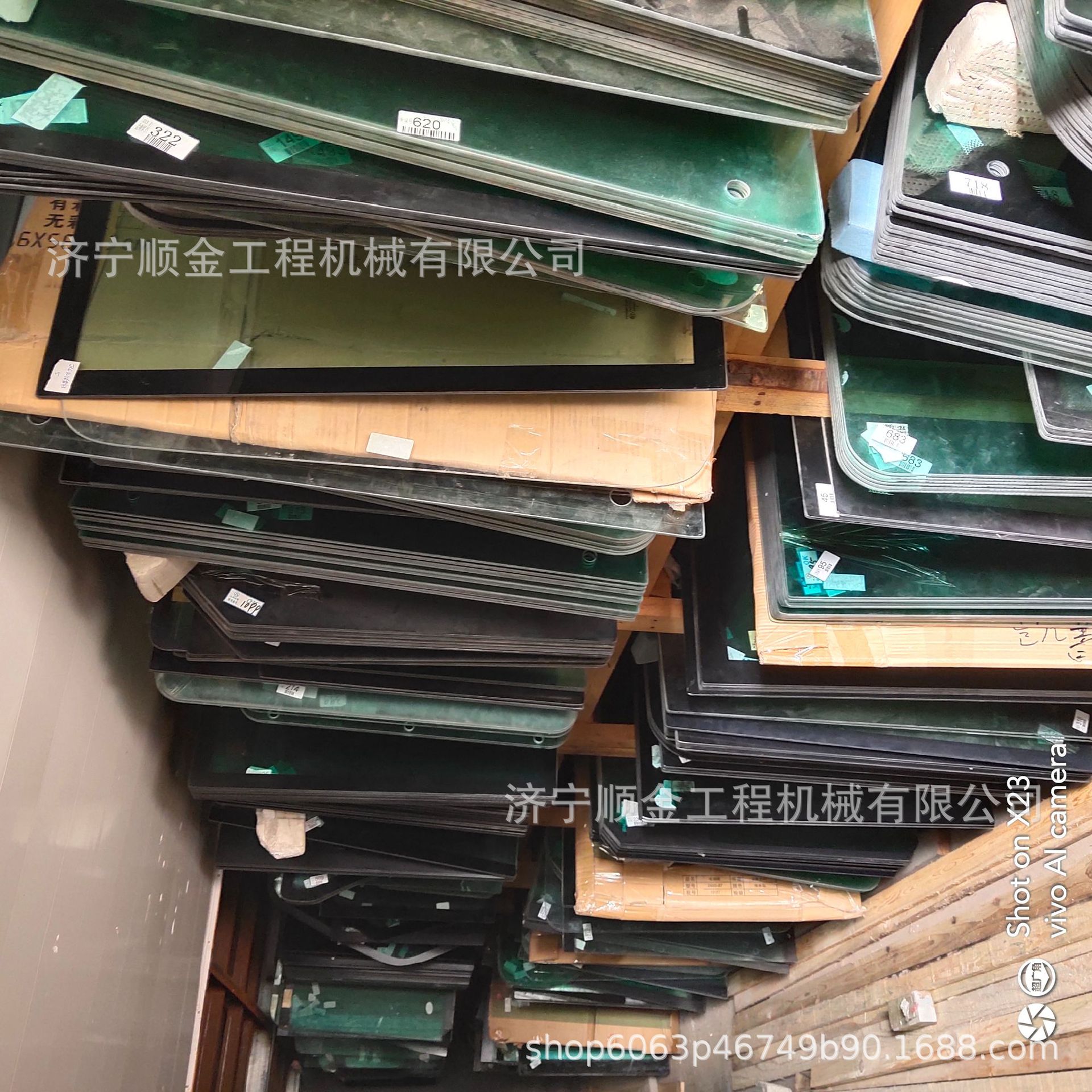 低价销售SK挖掘机SK60 75驾驶室玻璃 驾驶室边门 挖掘机全车玻璃