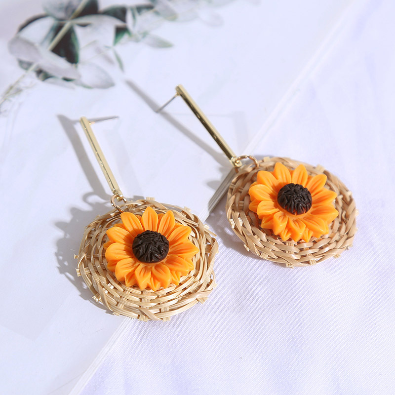 Korean Long Geometric Sunflower Rattan Flower Earrings Female Retro Vintage Earrings Wholesale display picture 6