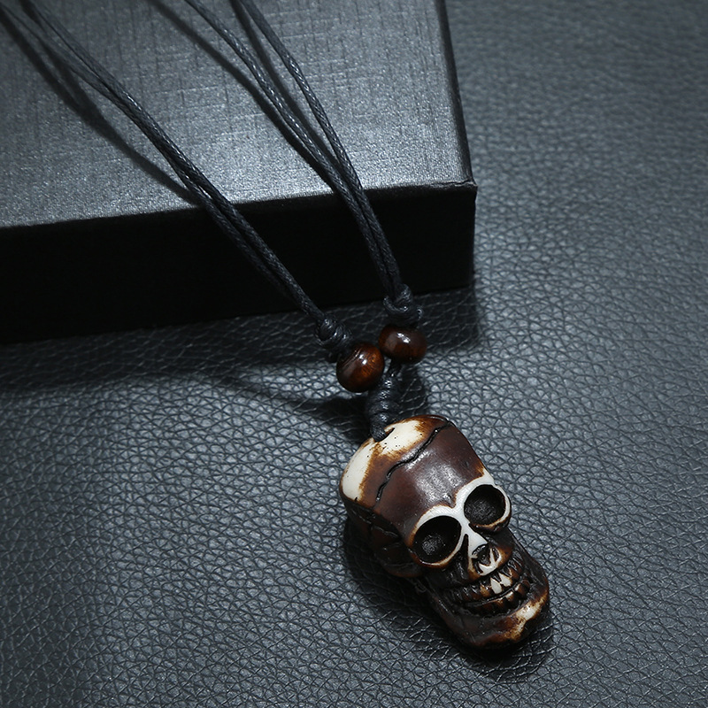 Ethnic Style Skull Wood Resin Wax Line Men's Necklace display picture 3