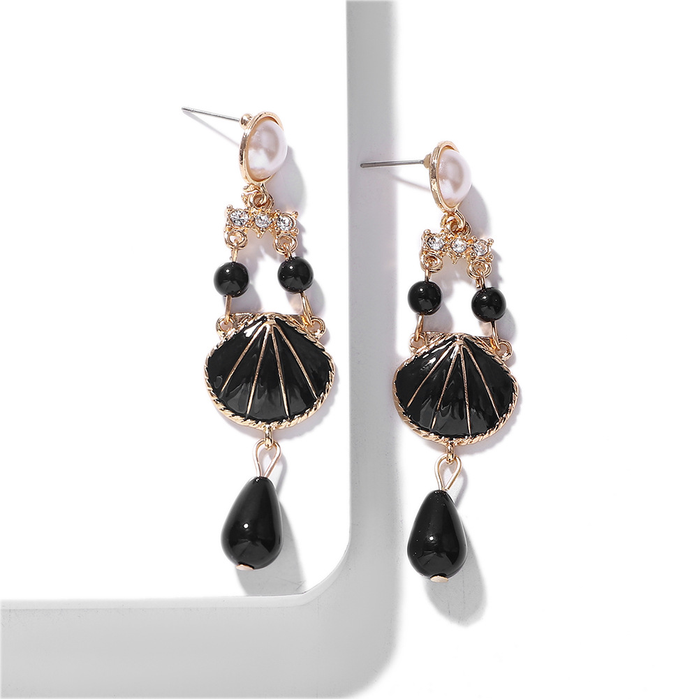 Style Coréen Nouvelle Mode Romantique Alliage Strass Perle Shell Boucles D'oreilles Tempérament Tout-match Accessoires Ventes Directes D'usine Boucles D'oreilles display picture 7