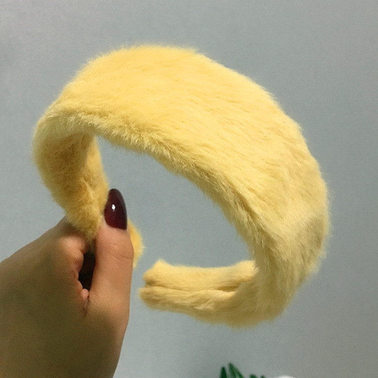 Style Coréen Nouveau Mignon En Peluche Solide Couleur Bandeau Largeur Simple Vintage Cheveux Accessoires Imitation De Fourrure De Lapin Face Lavent Bande De Cheveux En Gros display picture 7