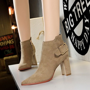 European and American fashion sexy thin and nude boots thick heel high suede pointed metal belt buckle women’s short boo