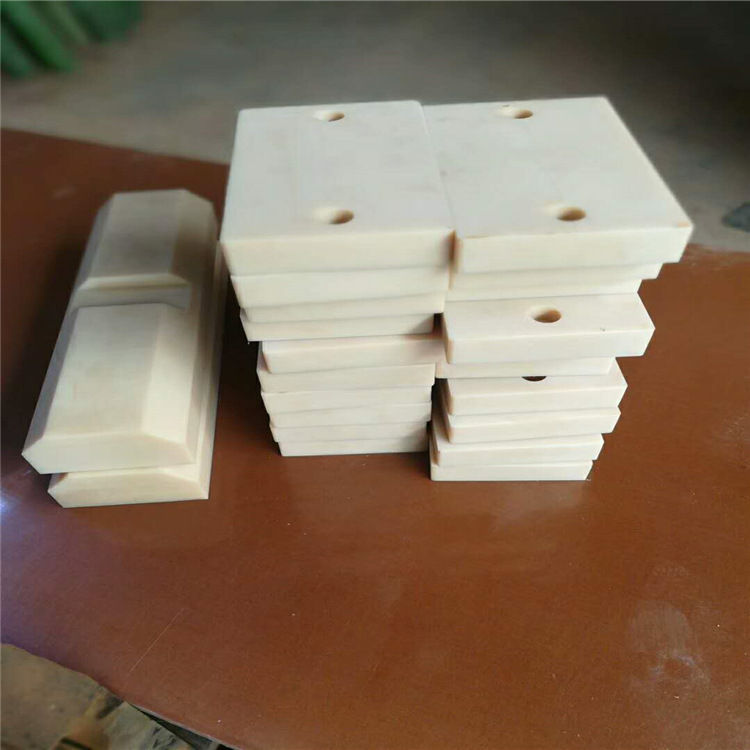 江苏厂价销售生产优质尼龙成品卷安放托架板、尼龙托架垫板。