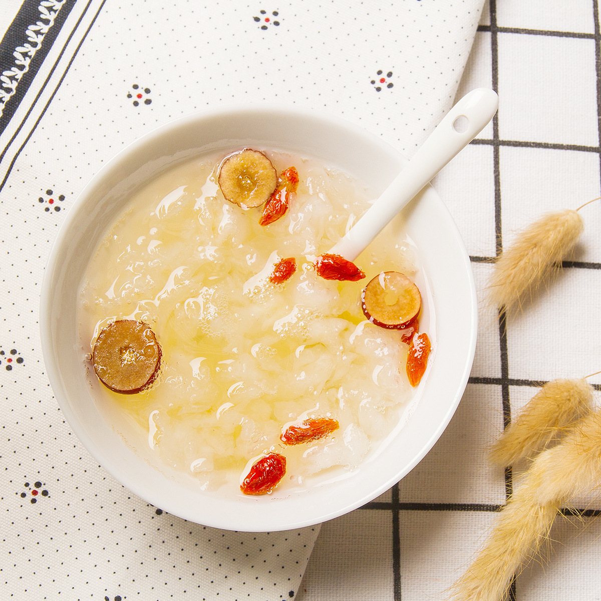 与时间冻干红枣枸杞银耳羹冲泡即食冰糖银耳汤盒装送礼105g|ms