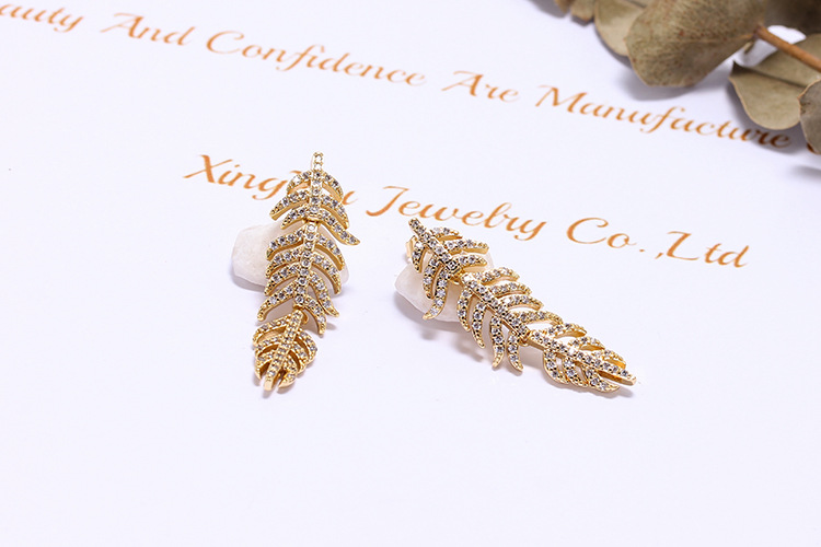 Boucles D&#39;oreilles Feuille Plaquées Or Zircon Mode En Gros display picture 4