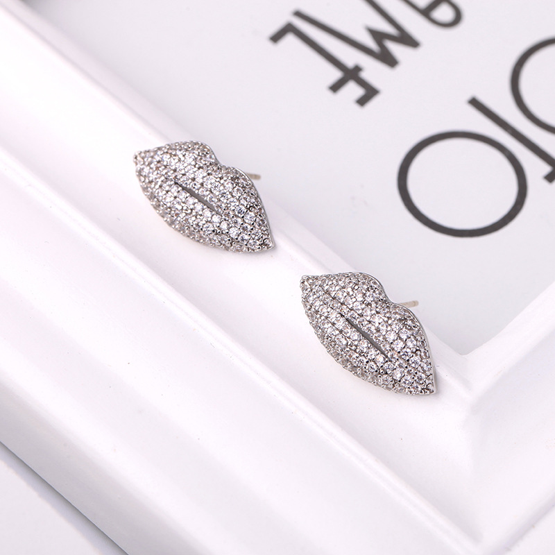 Wild Earrings S925 Silver Pin Sexy Lips Studded Earrings Fashion display picture 11