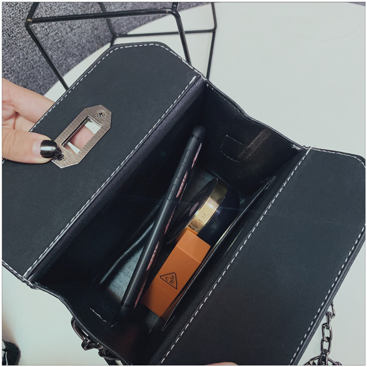 New Fashion Square Lock Contrast Color Messenger Bag Wholesale Nihaojewelry display picture 2