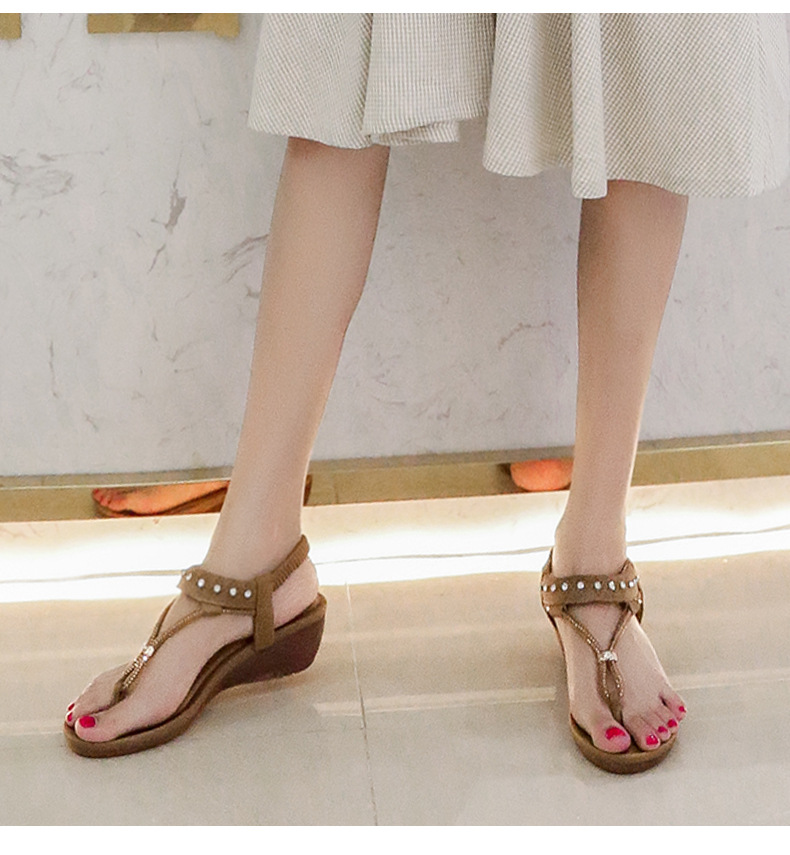 The new Bohemian sandals from Yirun are casual water diamond women's shoes with wedge heels and toe clamping for fashionable women undefined