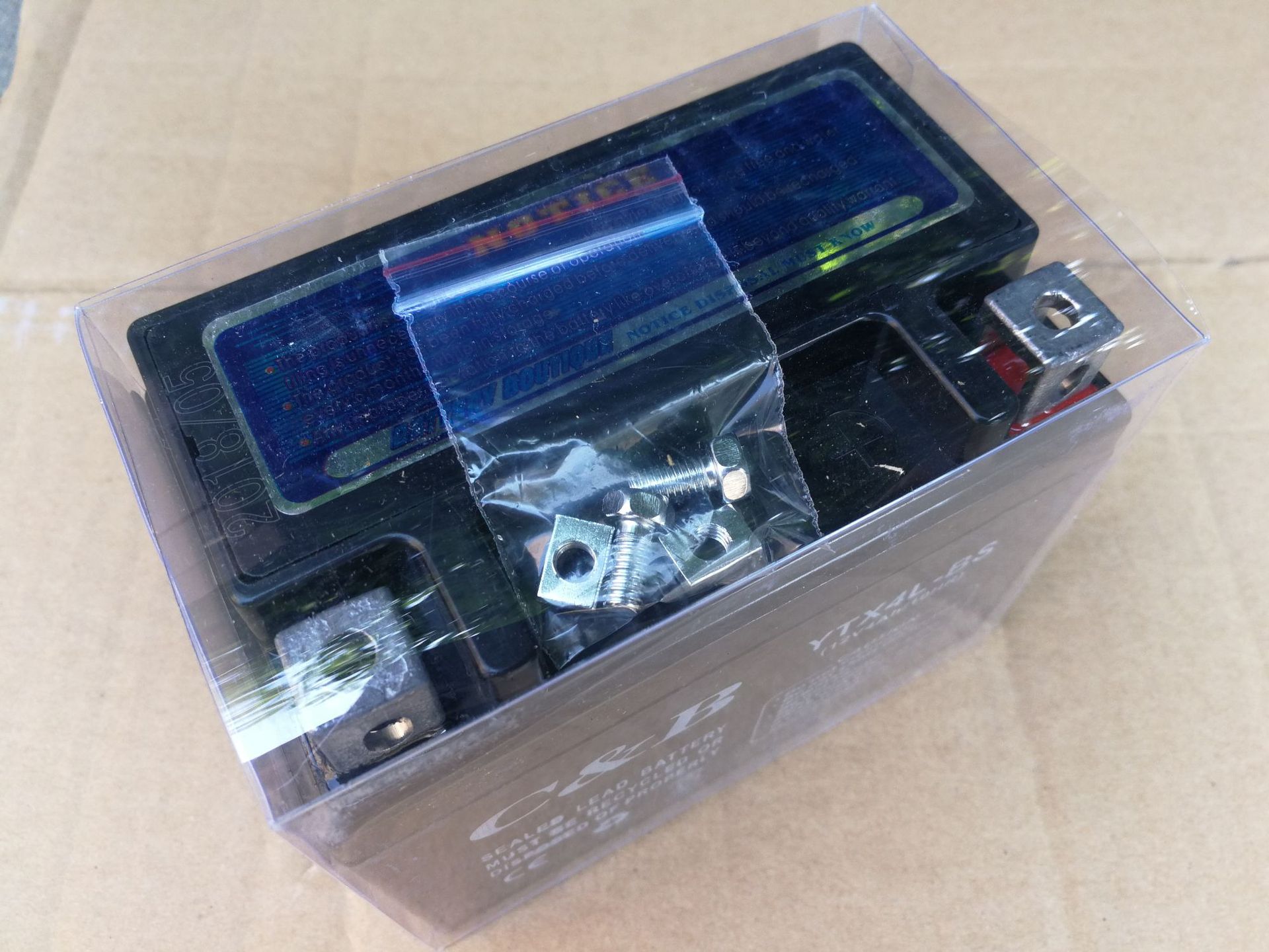 厂家供应YTX4A-BS\12V4摩托车免维护蓄电池