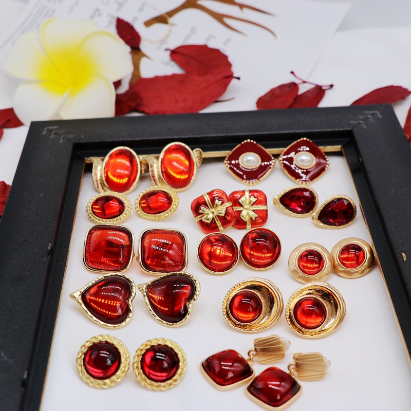 Alloy Material 1 Pair Retro Geometric Alloy Plating Resin Women's Ear Clips