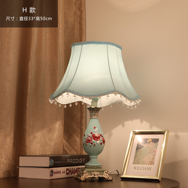 炬胜欧式树脂台灯卧室床头柜浪漫温馨家用个性艺术流须网红台灯