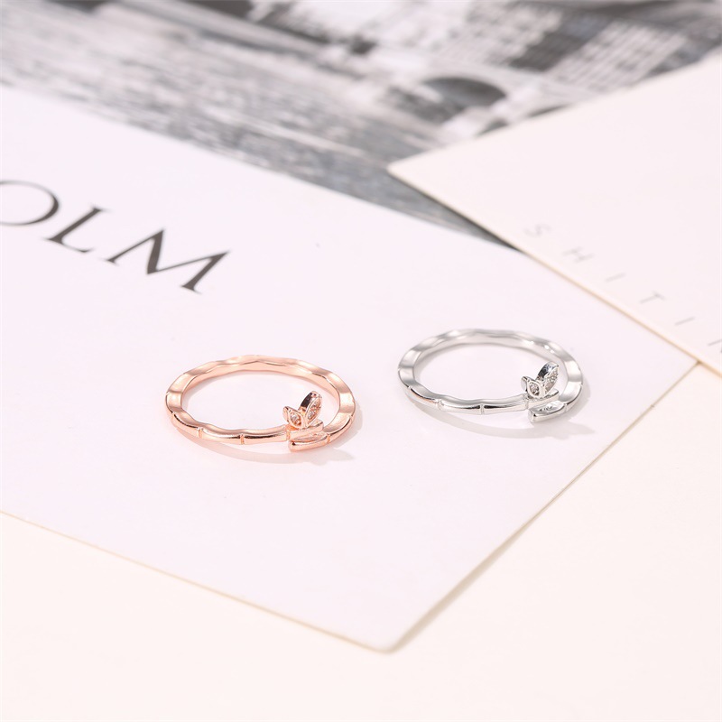 Koreanische Version Von Niedlichen Kaninchen Ohren Offener Ring Weibliche Kreative Kleine Frische Diamant Blätter Bambus Zeigefinger Gelenk Ring display picture 2