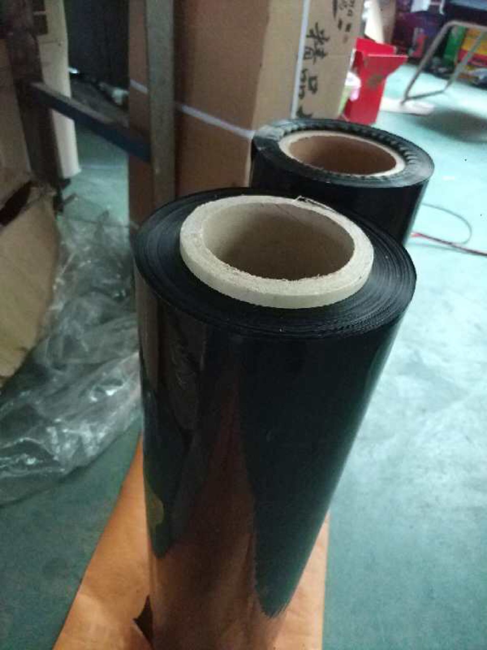 现货黑色POF收缩膜收缩袋热缩膜快递打包膜自动包装机膜环保