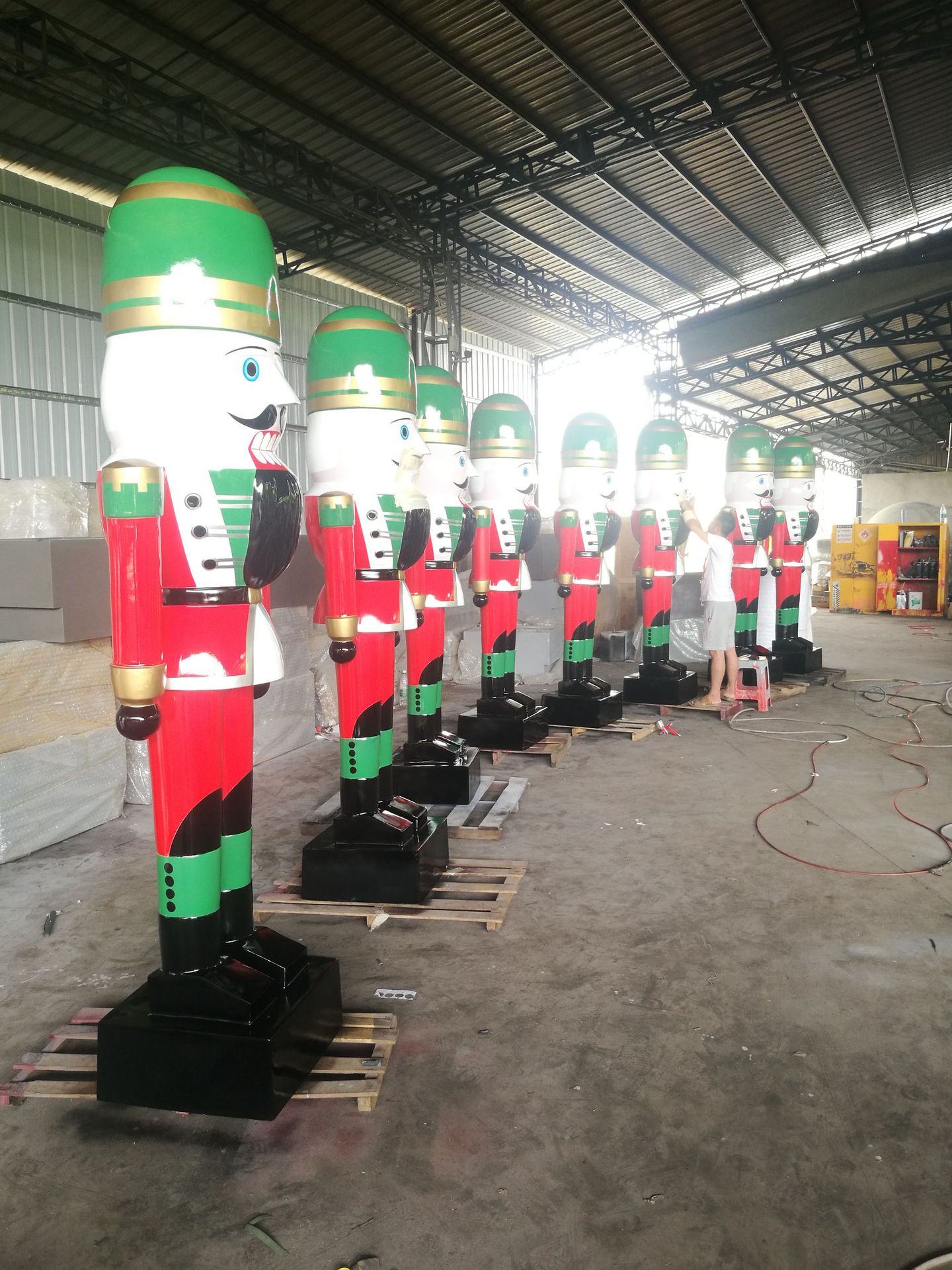 大型胡桃夹子玩偶  圣诞节日美陈雕塑 玻璃钢景观 商业美陈