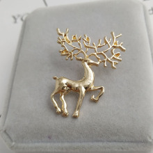 速卖通圣诞胸针 梦境仙踪 磨砂亚光金色鹿复古文艺胸针领针