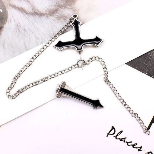 2pcs Fashion cross earring clip personality cold wind wind drip cool disco dancing exaggerated cross chain wear nail sharp ear bones