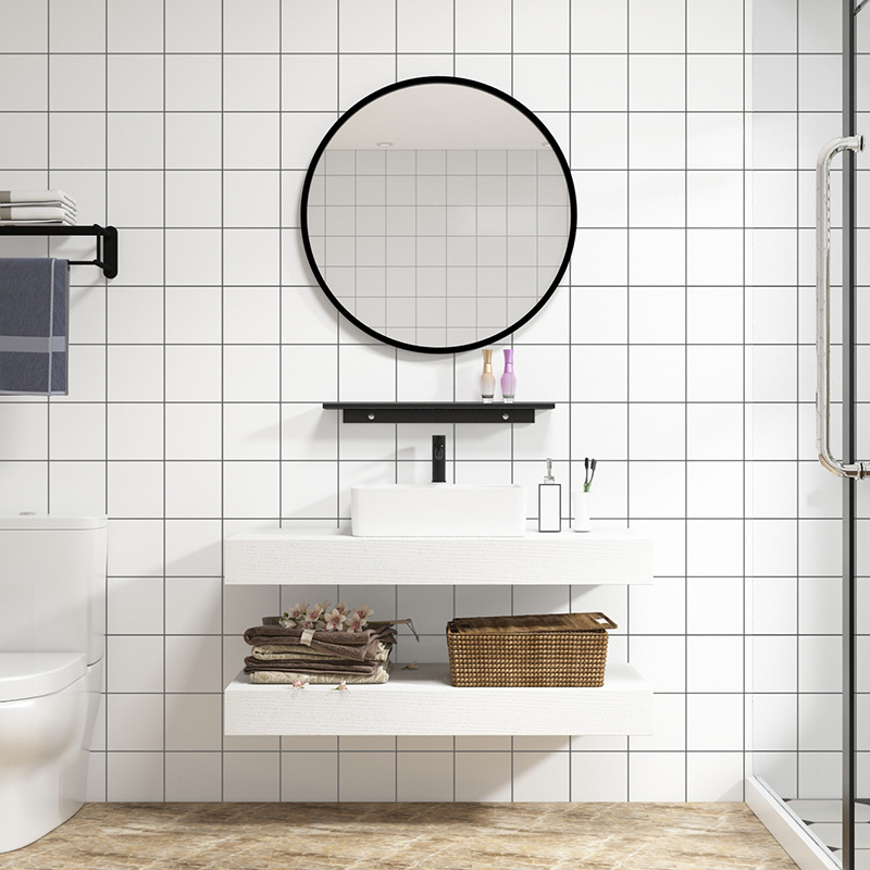 Северная маленькая квартира современная минималистская мытья рука в ванной