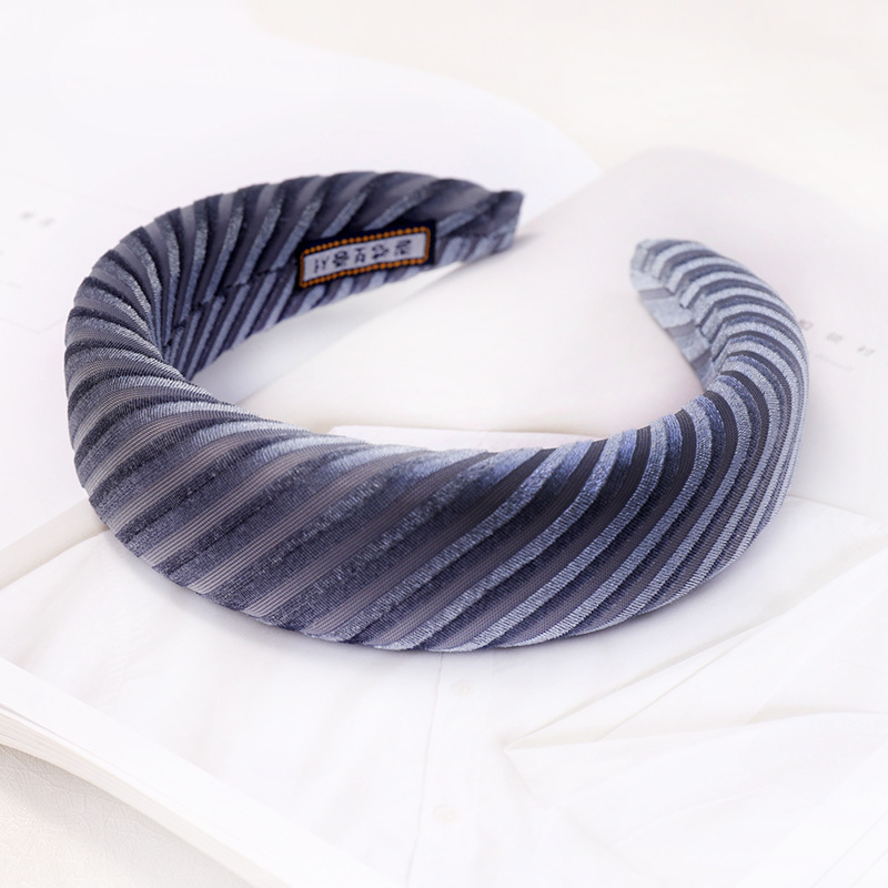 New Hot Velvet Solid Color Sponge Headband Head Buckle Fashion Wild Ladies Headband display picture 9