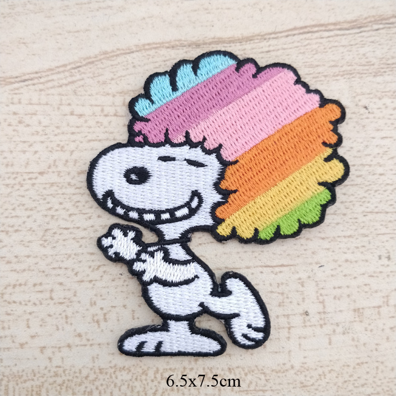 スヌーピー布ステッカー刺繍パッチバッジ子供服アクセサリー穴付きステッカー日本tシャツバッグ装飾diy