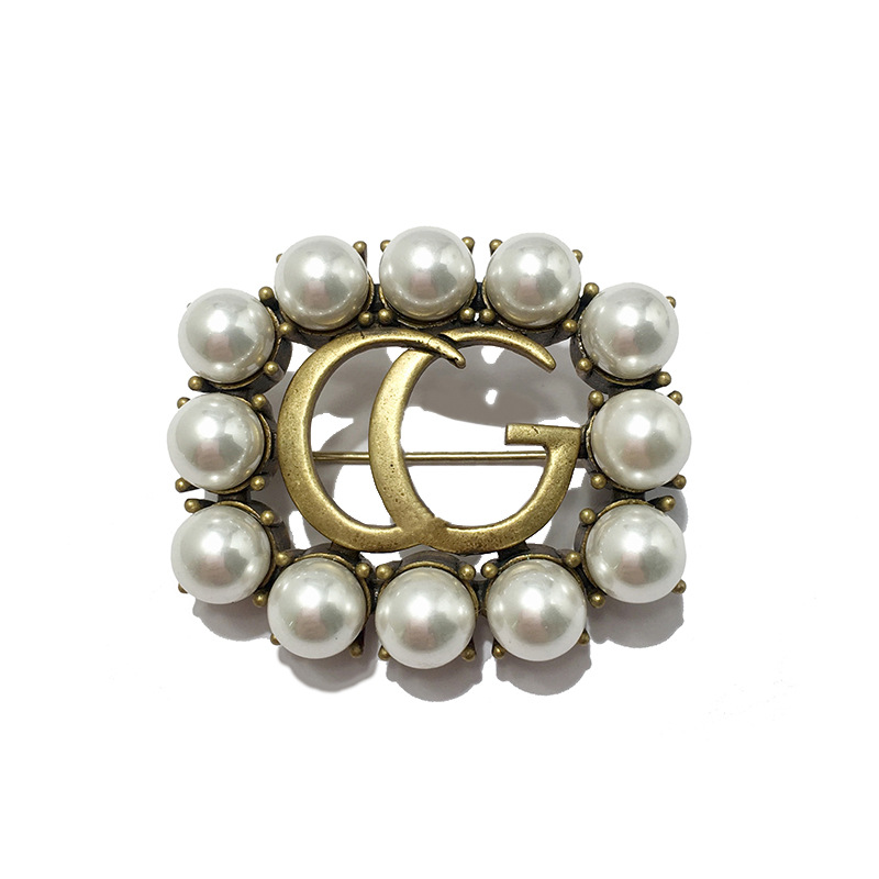 High-end elegant brooch from pearl