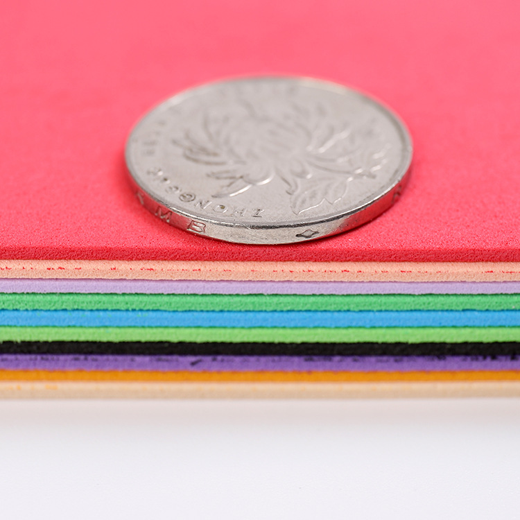 Papel de esponja directo de fábrica color EVA papel de espuma jardín de infantes material hecho a mano papel de color origami con pegamento 10 colores