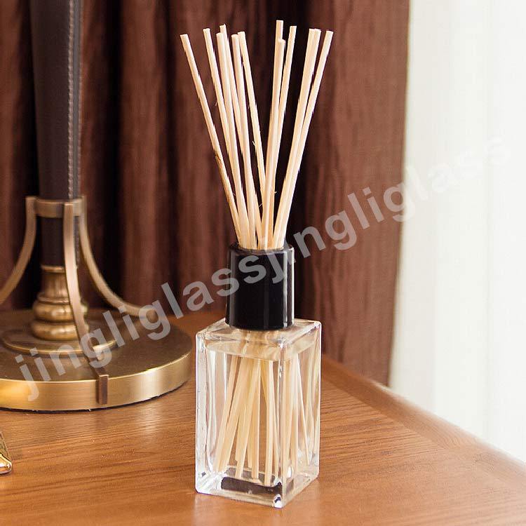 厂家供应长方形30ML、40m、80ml不同容量螺口玻璃香薰瓶，配套盖