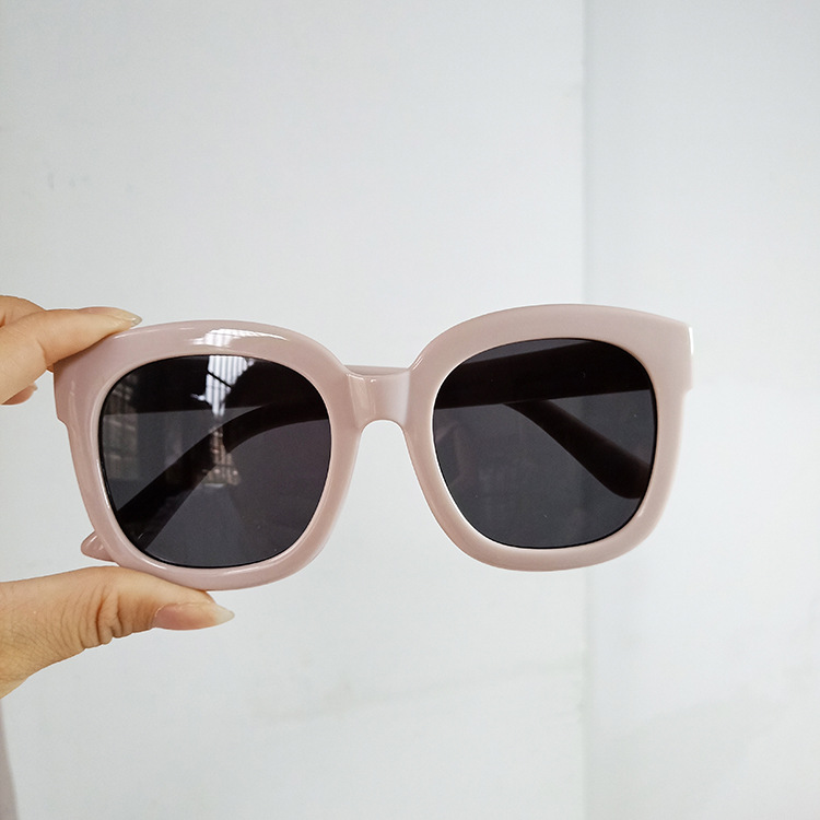 New Fashion Korean Square Frame Retro Big Frame Thin Sunglasses display picture 4