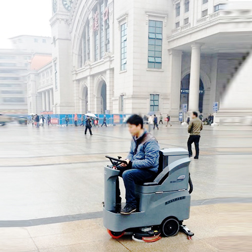 高美駕駛式洗地機(jī),小型駕駛式洗地機(jī),駕駛式洗地車,駕駛式洗地吸干機(jī) 高美駕駛式洗地機(jī),小型駕駛式洗地機(jī),駕駛式洗地車,駕駛式洗地吸干機(jī)