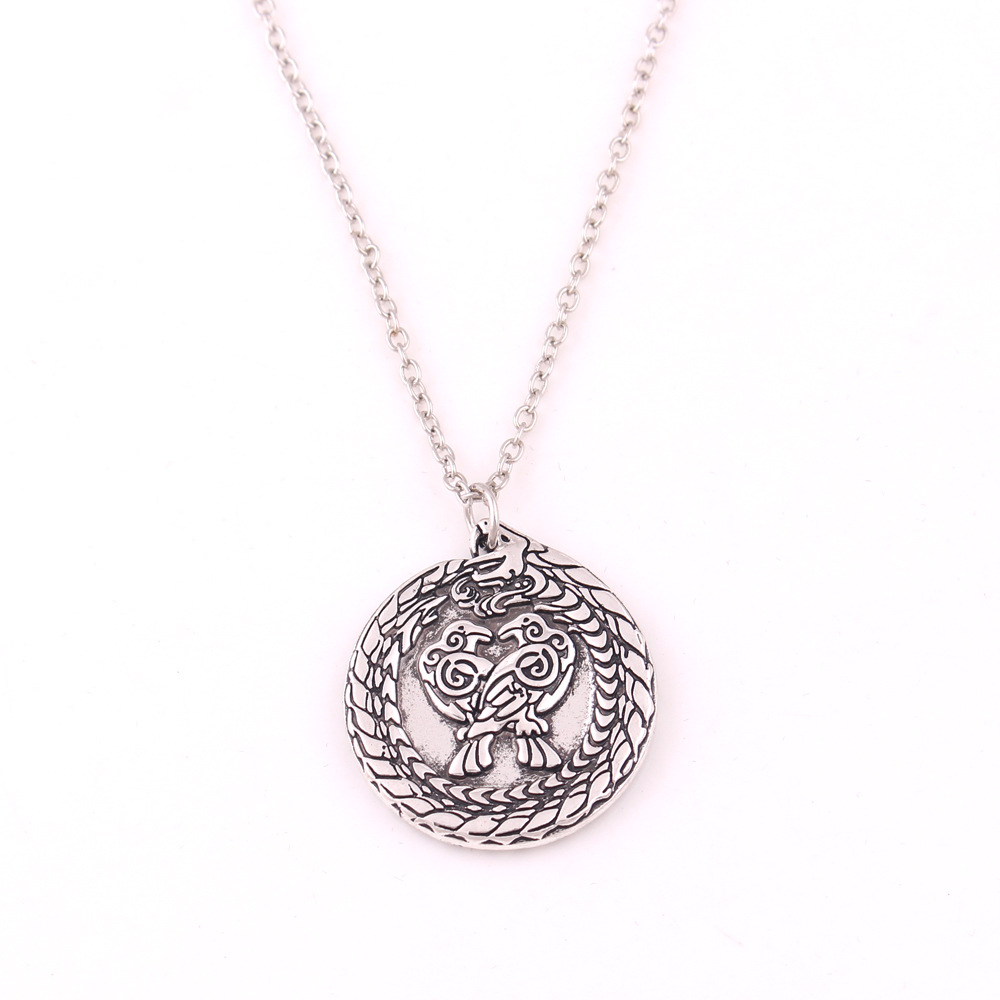 Collana con ciondolo a forma di corvo di Odino in stile vichingo nordico_voghion.com